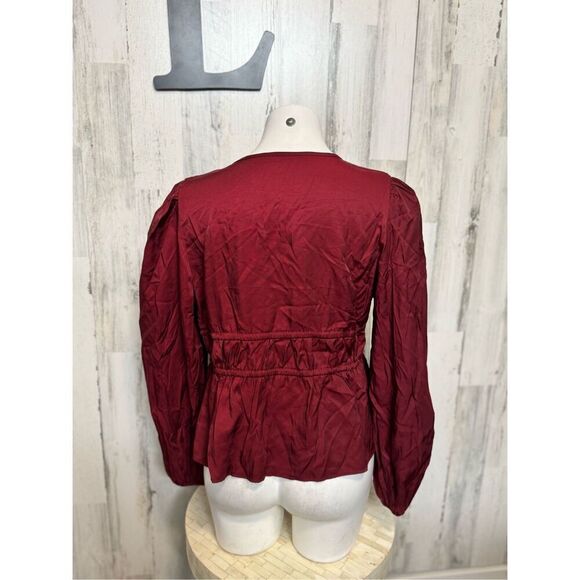 Red blouse size large - Picture 3 of 8